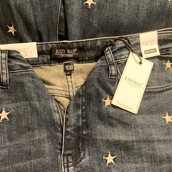 Judy Blue High Rise Slim Short with Star Splatter